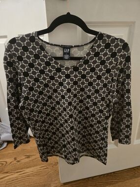 GAP Women's Blue & Gray Dot Stretch Top - L
